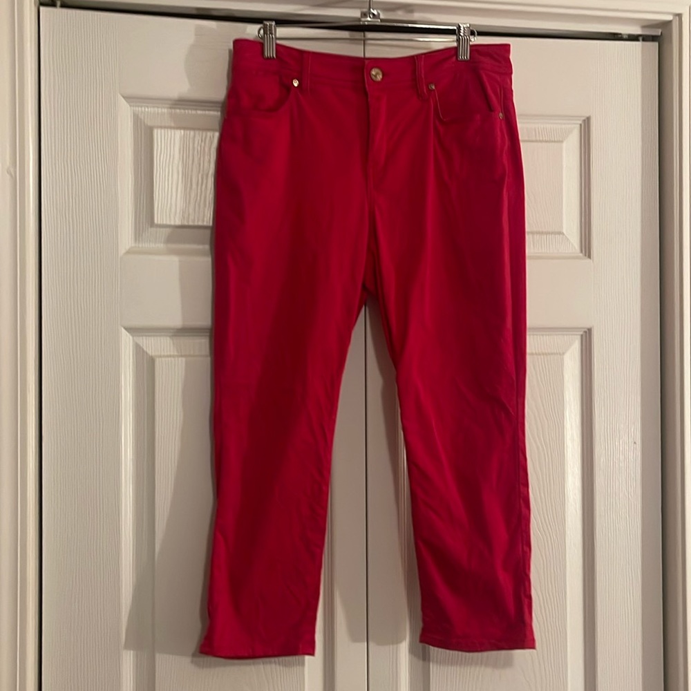 Chico’s Slim Leg Crops Red Chico’s Size 0/US Size 4/6